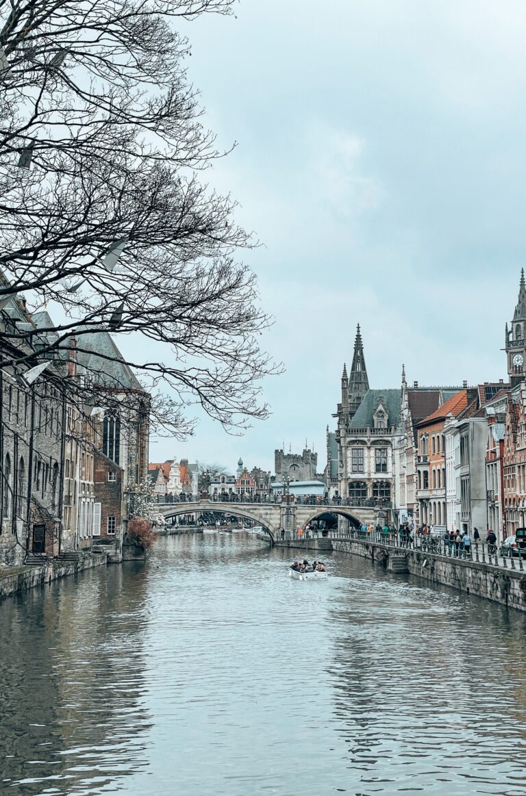 Ghent vs Bruges – Which one to choose for a daytrip from Brussels